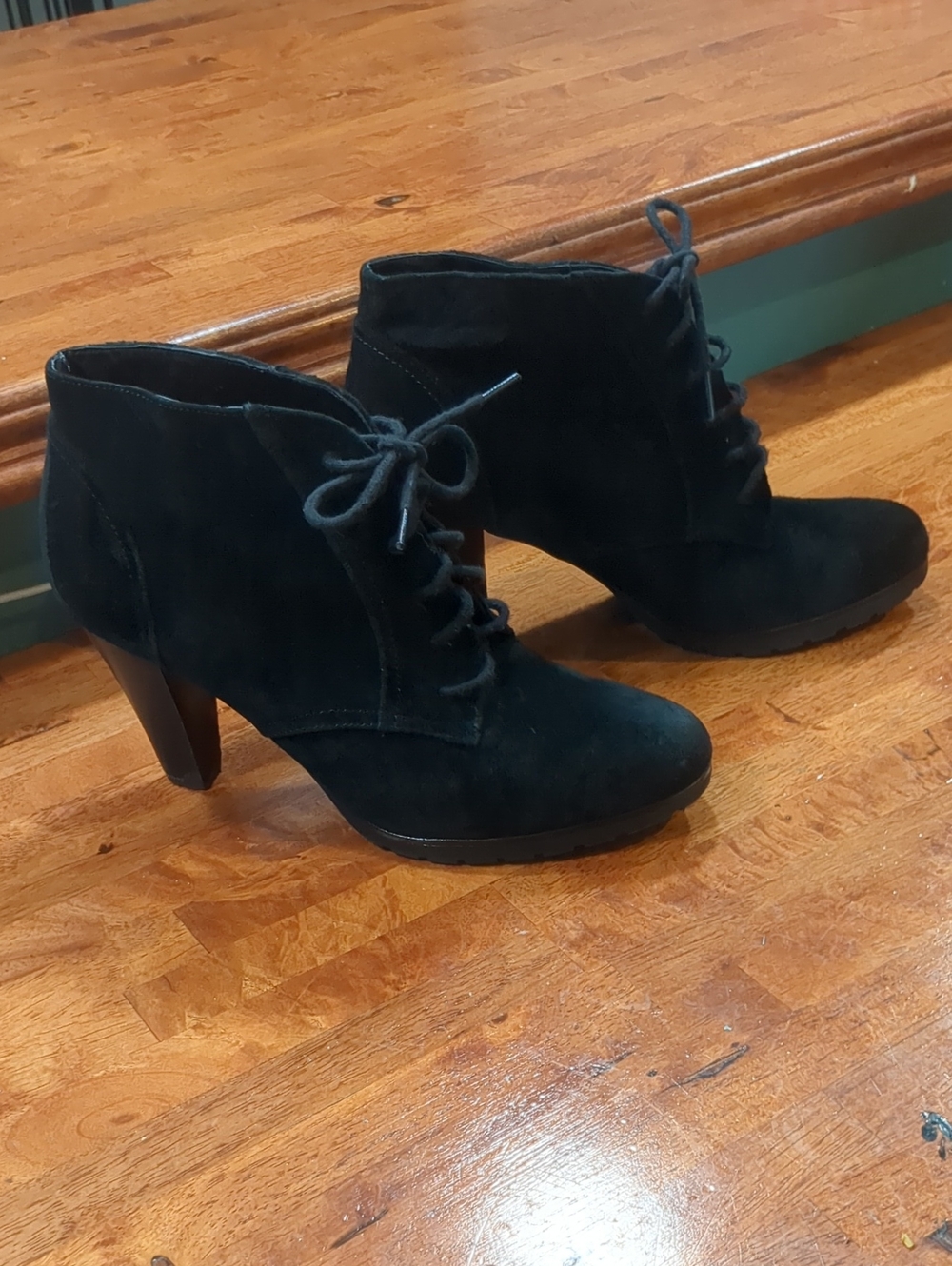 White Mountain Sugarbabe Black Suede Lace Up Heeled Ankle Boots Size 9